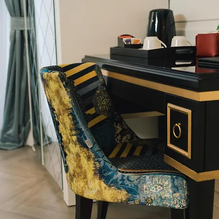 Relais Piazza Vittoria Oda ve Kahvaltı Napoli