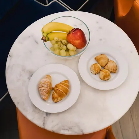 Relais Piazza Vittoria Oda ve Kahvaltı Napoli