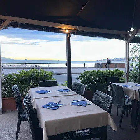Relais Piazza Vittoria 3* Neapel
