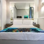 Relais Piazza Vittoria Oda ve Kahvaltı Napoli